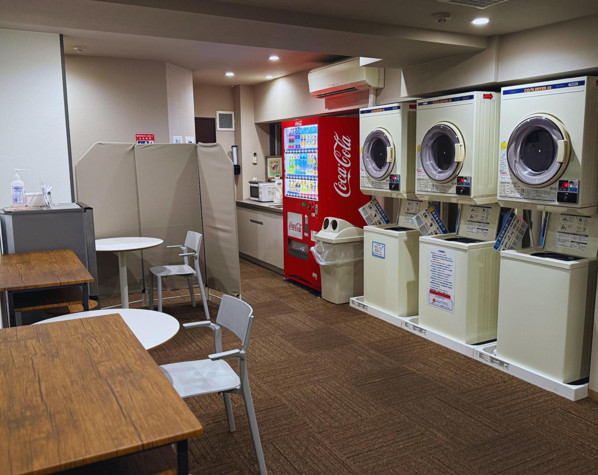 Beagle Tokyo Hostel＆Apartments — Photos 2